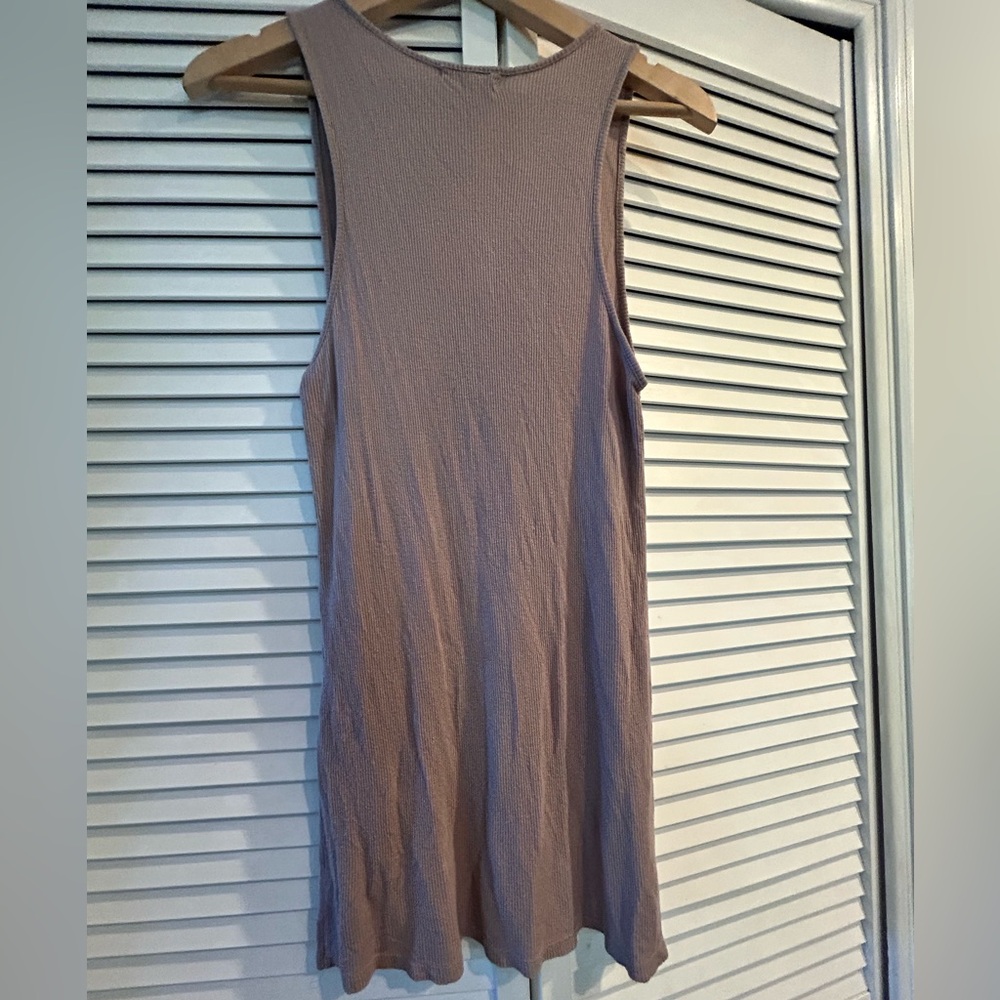 Charlotte Russe Ribbed High-Low Tank Top - Picture 3 of 6